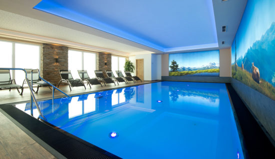 Hallenbad im 4 Sterne Hotel Taxerhof in Radstadt