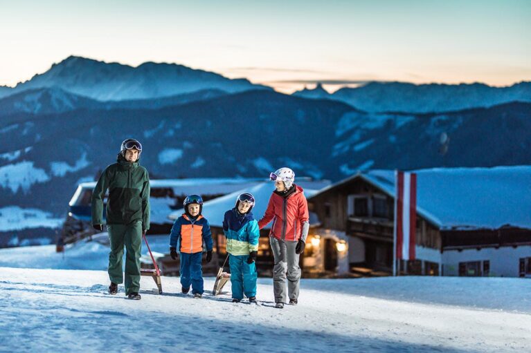 Rodeln - Familien-Winterurlaub in Radstadt, Ski amadé Rodeln - Familien-Winterurlaub in Radstadt, Ski amadé