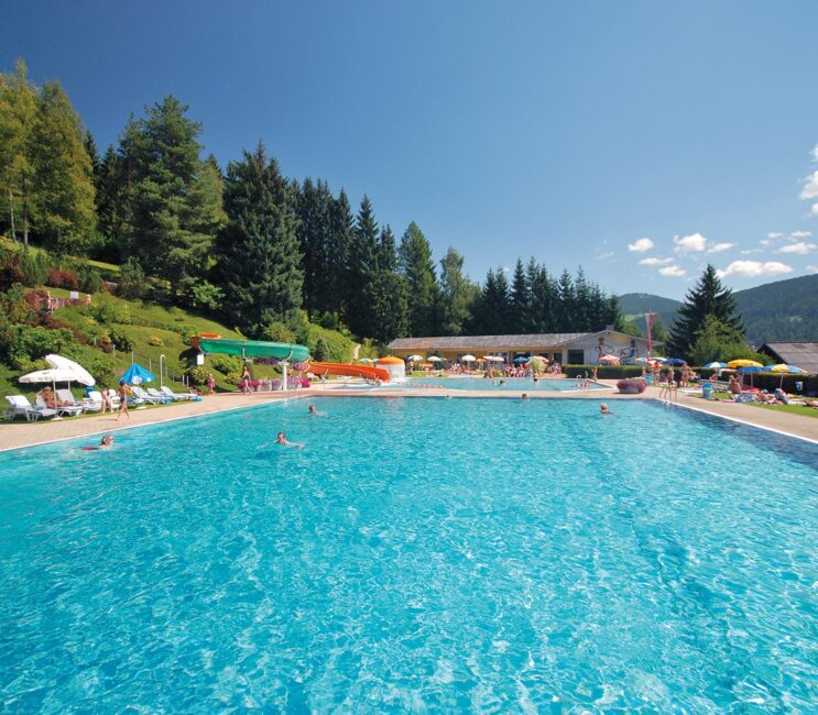 schwimmen-freibad-sommerurlaub-radstadt-1 Schwimmen im Alpenfreibad Radstadt - Sommerurlaub in Radstadt, Salzburger Land
